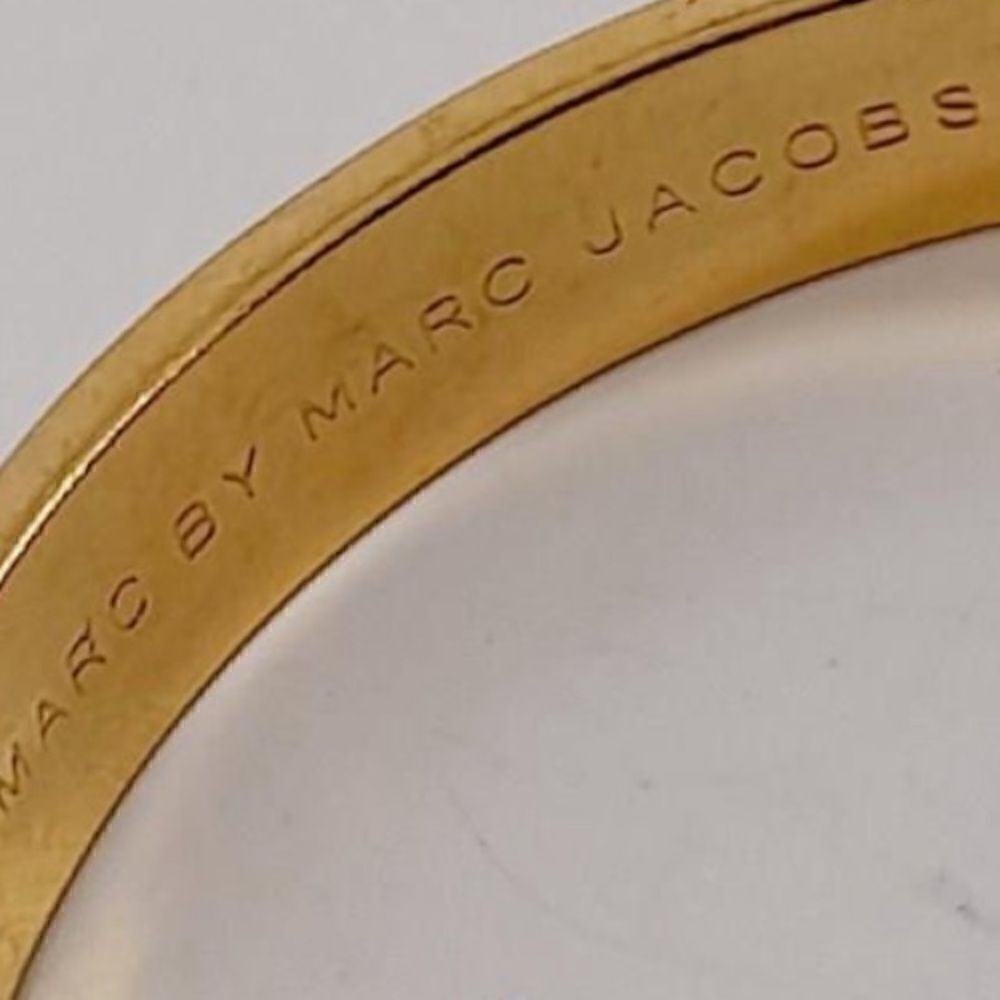 Marc by Marc Jacobs gold tone bangle bracelet - Picture 3 of 6